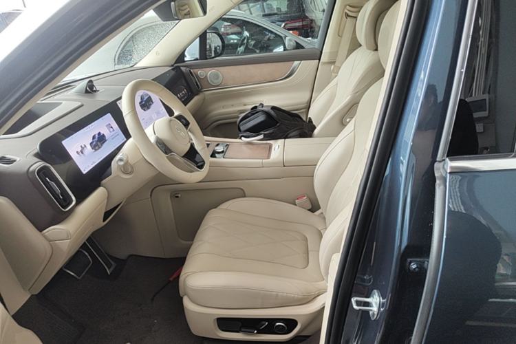 Used Hima AITO M9 2024 Range-Extended Ultra Version 42 kWh 6-Seater Model Left Front Seat
