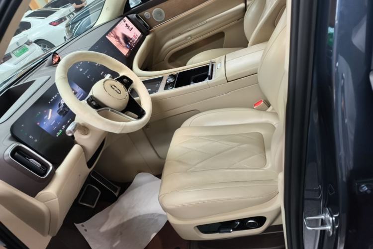 Used Hima AITO M9 2024 Range-Extended Ultra Version 42 kWh 6-Seater Model Left Front Seat