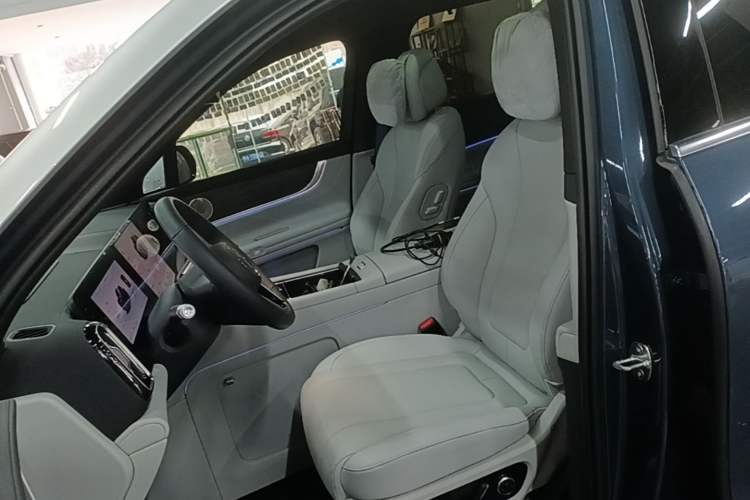 Used Hima AITO M9 2024 Range-Extended Ultra Version 42 kWh 6-Seater Model Left Front Seat