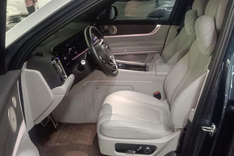 Used Hima AITO M9 2024 All-Electric Ultra Version 100 kWh 6-Seater Model Left Front Seat