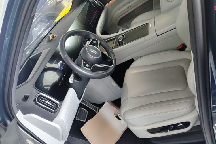 Used Hima AITO M9 2024 Range-Extended Ultra Version 42 kWh 6-Seater Model Left Front Seat