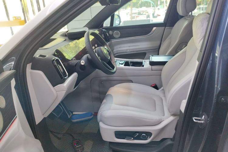 Used Hima AITO M9 2024 Range-Extended Ultra Version 42 kWh 6-Seater Model Left Front Seat
