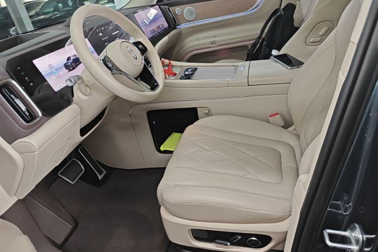 Used Hima AITO M9 2024 Range-Extended Ultra Version 52 kWh 6-Seater Model Left Front Seat