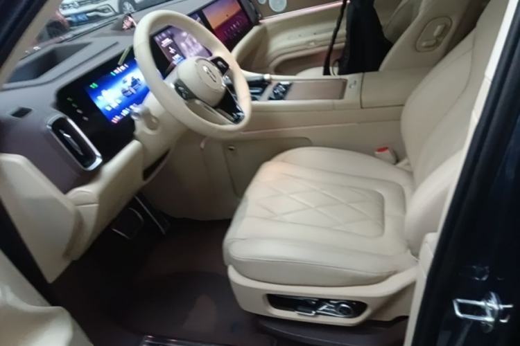 Used Hima AITO M9 2024 Range-Extended Ultra Version 42 kWh 6-Seater Model Left Front Seat