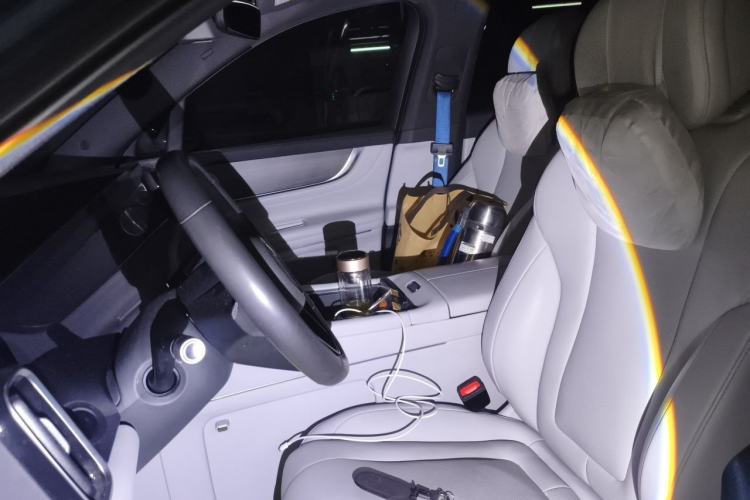 Used Hima AITO M9 2024 Range-Extended Ultra Version 42 kWh 6-Seater Model Left Front Seat