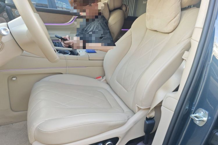 Used Hima AITO M9 2024 Range-Extended Ultra Version 52 kWh 6-Seater Model Left Front Seat
