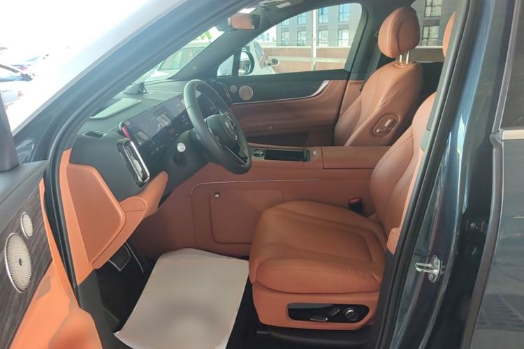 Used Hima AITO M9 2024 Range-Extended Ultra Version 42 kWh 6-Seater Model Left Front Seat