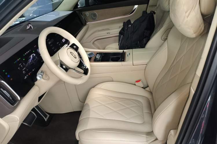 Used Hima AITO M9 2024 Range-Extended Ultra Version 42 kWh 6-Seater Model Left Front Seat