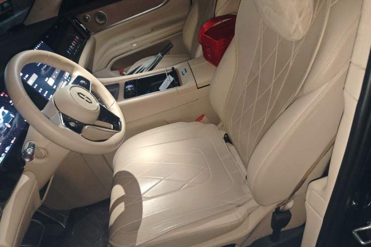 Used Hima AITO M9 2024 Range-Extended Ultra Version 42 kWh 6-Seater Model Left Front Seat