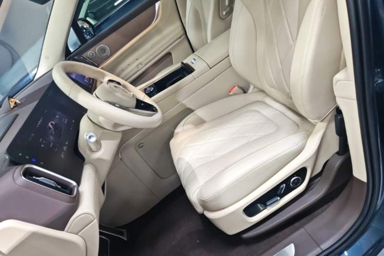 Used Hima AITO M9 2024 Range-Extended Ultra Version 52 kWh 6-Seater Model Left Front Seat