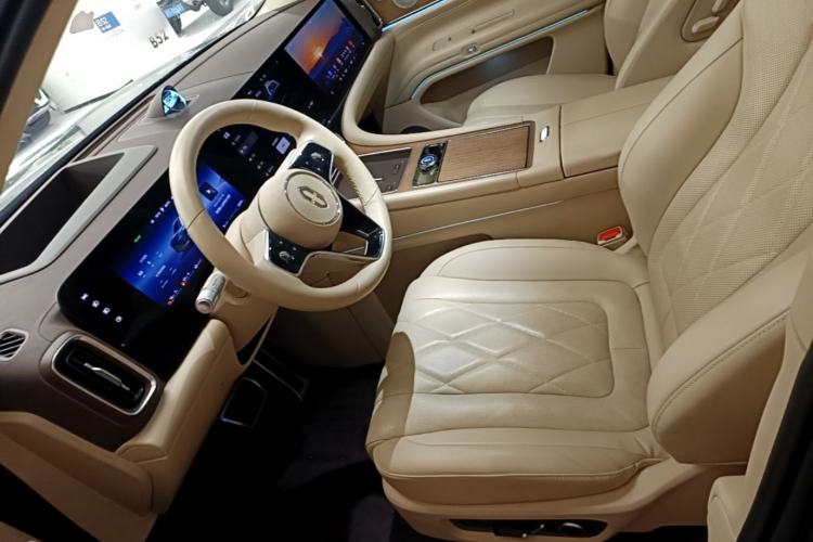 Used Hima AITO M9 2024 Range-Extended Ultra Version 42 kWh 6-Seater Model Left Front Seat