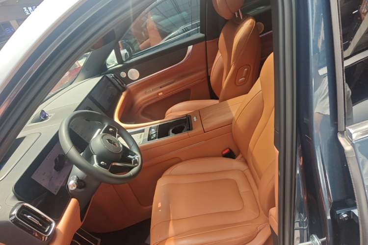 Used Hima AITO M9 2024 Range-Extended Ultra Version 42 kWh 6-Seater Model Left Front Seat