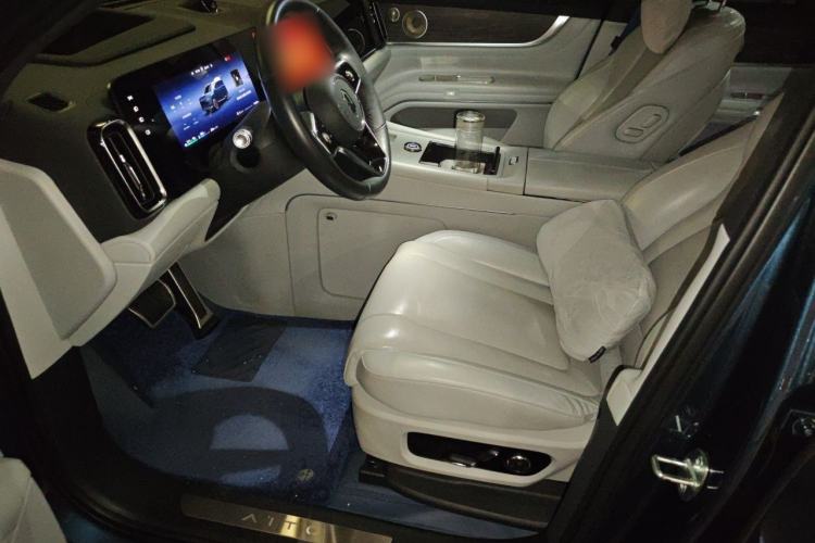 Used Hima AITO M9 2024 Range-Extended Ultra Version 42 kWh 6-Seater Model Left Front Seat