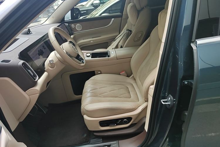 Used Hima AITO M9 2024 Range-Extended Ultra Version 52 kWh 6-Seater Model Left Front Seat