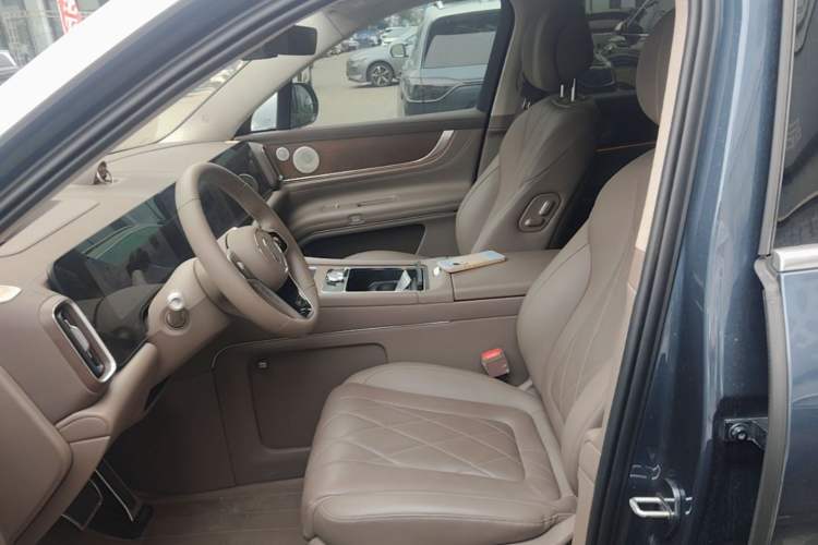 Used Hima AITO M9 2024 Range-Extended Ultra Version 52 kWh 5-Seater Model Left Front Seat