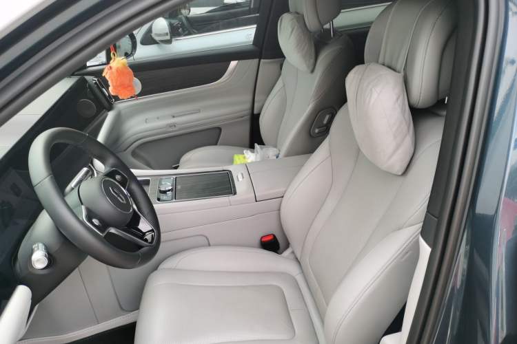 Used Hima AITO M9 2024 Range-Extended Ultra Version 42 kWh 6-Seater Model Left Front Seat