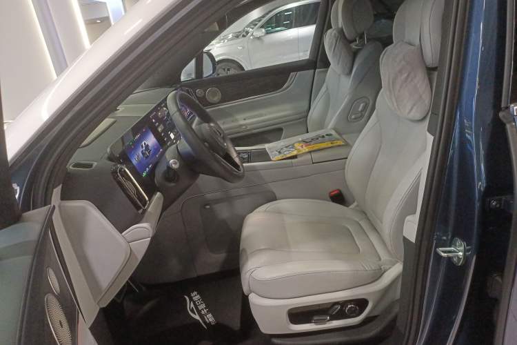 Used Hima AITO M9 2024 Range-Extended Ultra Version 42 kWh 6-Seater Model Left Front Seat
