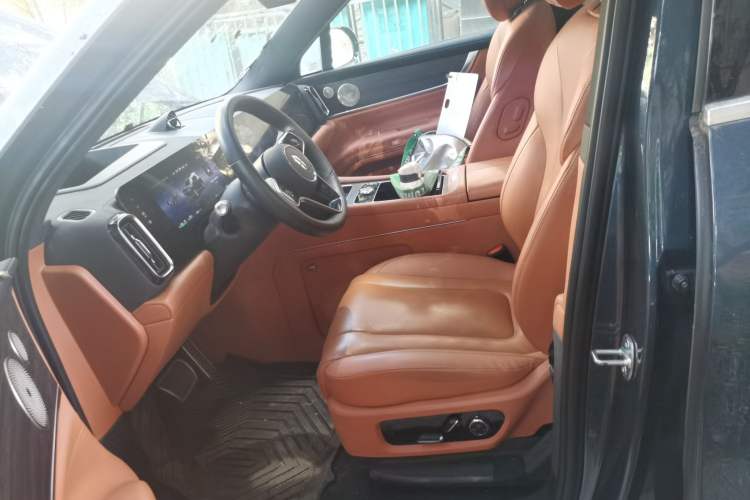Used Hima AITO M9 2024 Range-Extended Max Edition 42 kWh 6-Seater Version Left Front Seat