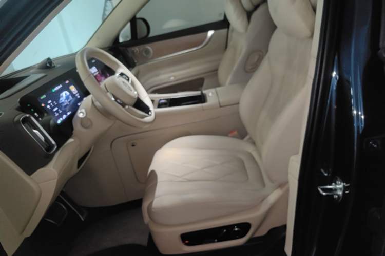 Used Hima AITO M9 2024 Range-Extended Ultra Version 52 kWh 6-Seater Model Left Front Seat