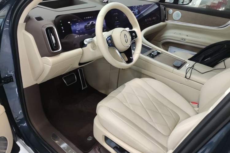 Used Hima AITO M9 2024 Range-Extended Ultra Version 52 kWh 6-Seater Model Left Front Seat