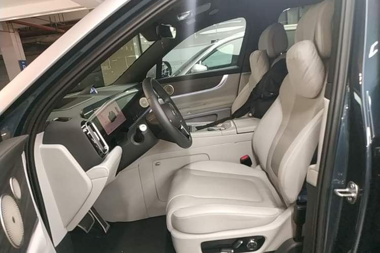 Used Hima AITO M9 2024 Range-Extended Ultra Version 42 kWh 6-Seater Model Left Front Seat