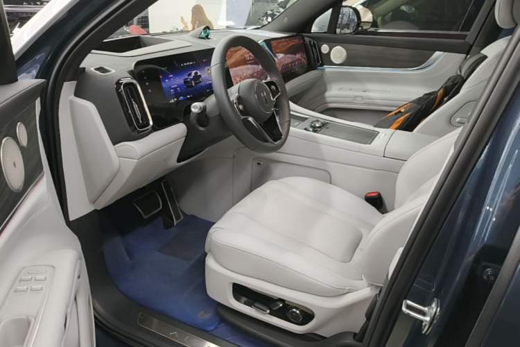 Used Hima AITO M9 2024 Range-Extended Ultra Version 42 kWh 6-Seater Model Left Front Seat