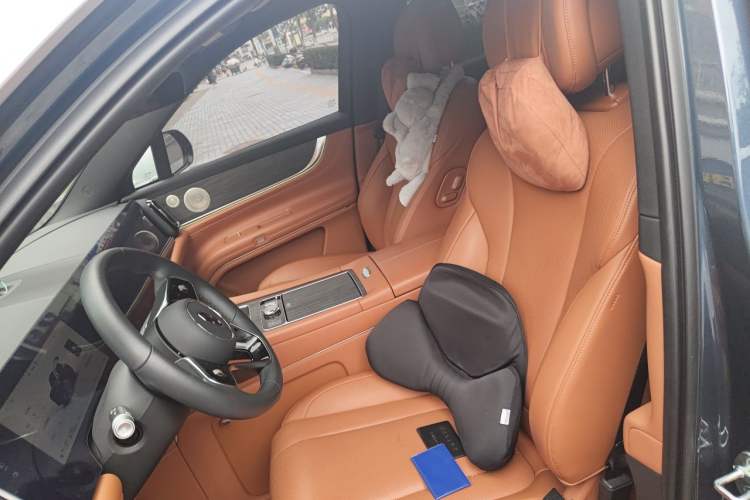 Used Hima AITO M9 2024 Range-Extended Ultra Version 42 kWh 6-Seater Model Left Front Seat