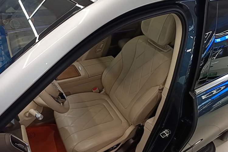 Used Hima AITO M9 2024 Range-Extended Max Edition 42 kWh 6-Seater Version Left Front Seat