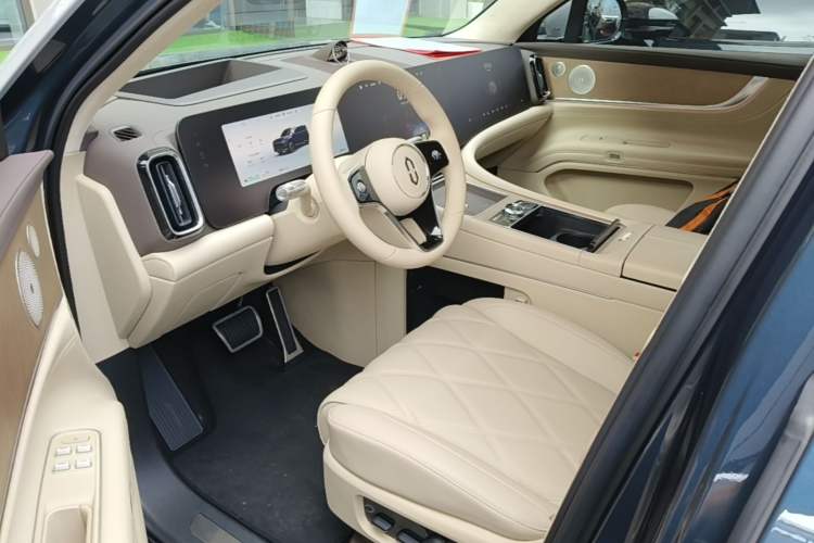 Used Hima AITO M9 2024 Range-Extended Ultra Version 42 kWh 6-Seater Model Left Front Seat