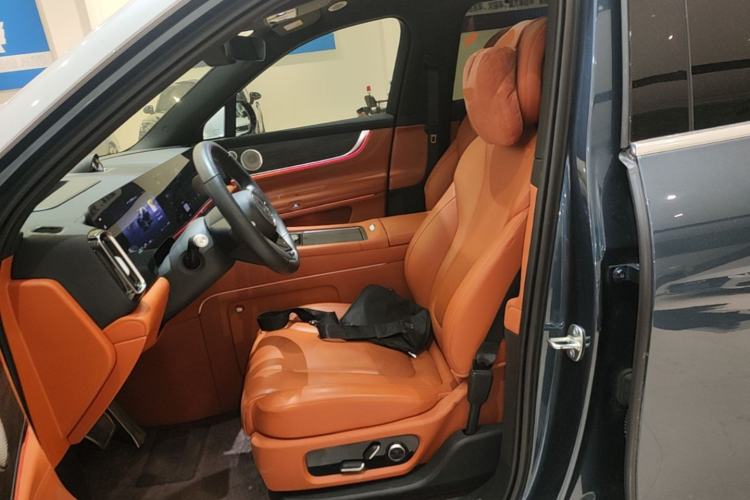 Used Hima AITO M9 2024 Range-Extended Ultra Version 42 kWh 6-Seater Model Left Front Seat