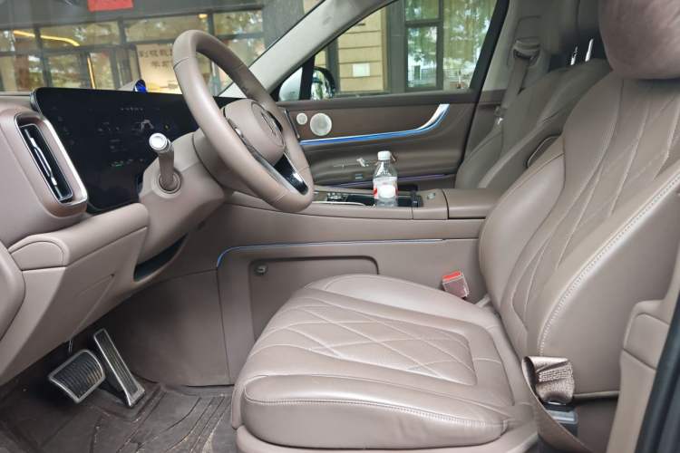 Used Hima AITO M9 2024 Range-Extended Max Edition 52 kWh 6-Seater Version Left Front Seat