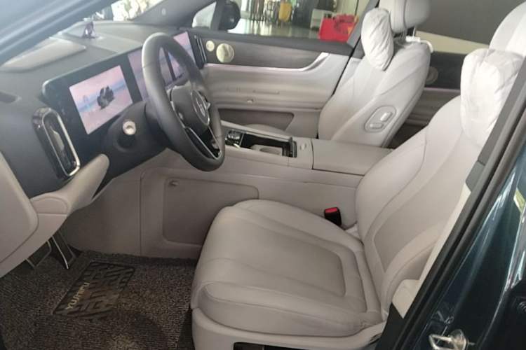 Used Hima AITO M9 2024 Range-Extended Ultra Version 52 kWh 5-Seater Model Left Front Seat