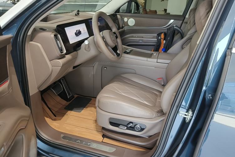 Used Hima AITO M9 2024 Range-Extended Max Edition 52 kWh 5-Seater Version Left Front Seat