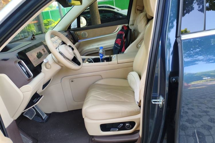Used Hima AITO M9 2024 Range-Extended Ultra Version 52 kWh 6-Seater Model Left Front Seat