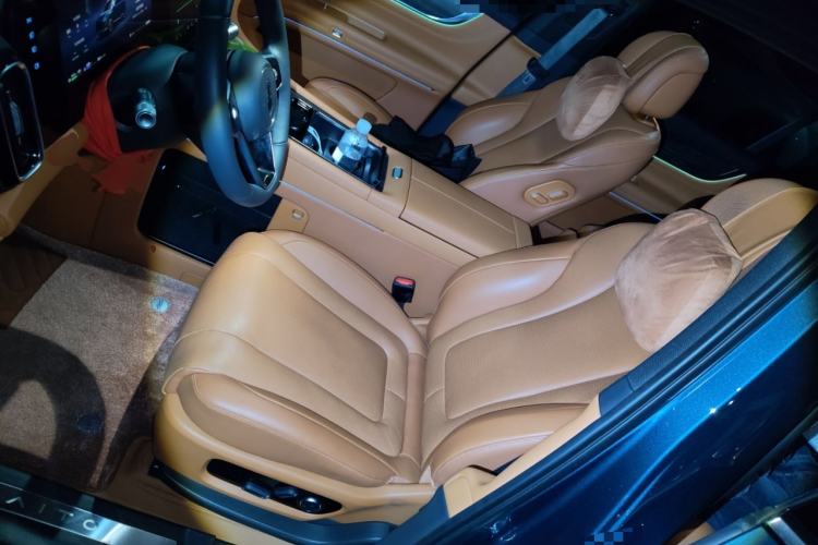 Used Hima AITO M9 2024 Range-Extended Ultra Version 42 kWh 6-Seater Model Left Front Seat