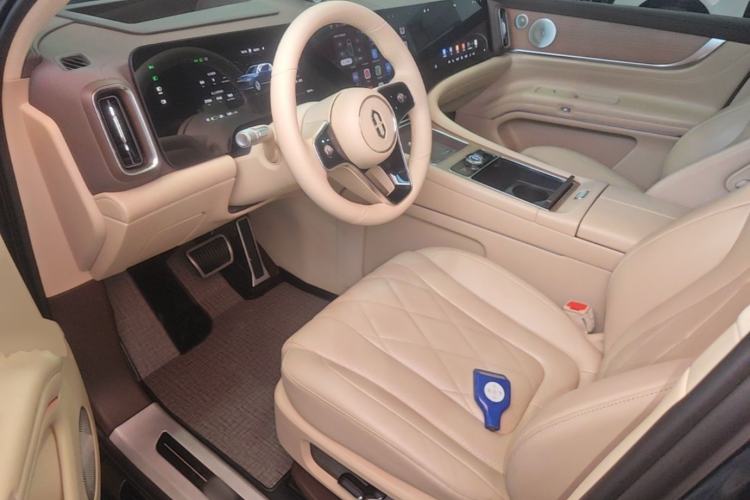 Used Hima AITO M9 2024 All-Electric Ultra Version 100 kWh 6-Seater Model Left Front Seat