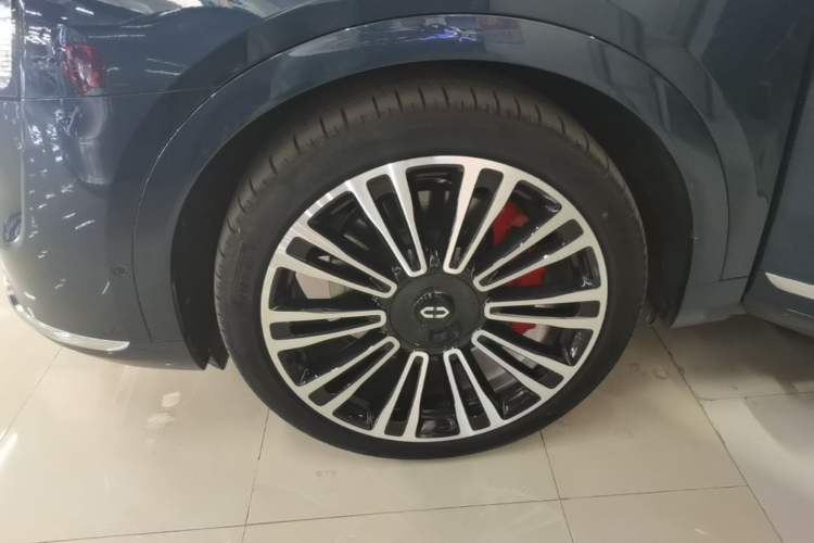 Used Hima AITO M9 2024 All-Electric Ultra Version 100 kWh 6-Seater Model Left Front Wheel Hub