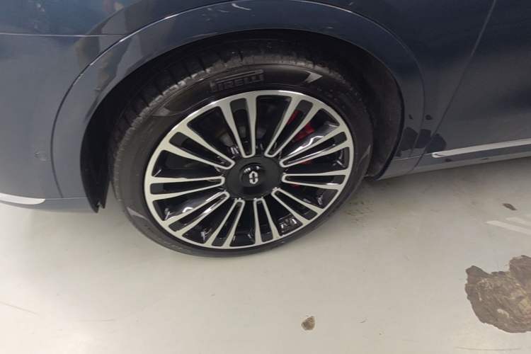 Used Hima AITO M9 2024 Range-Extended Ultra Version 42 kWh 6-Seater Model Left Front Wheel Hub