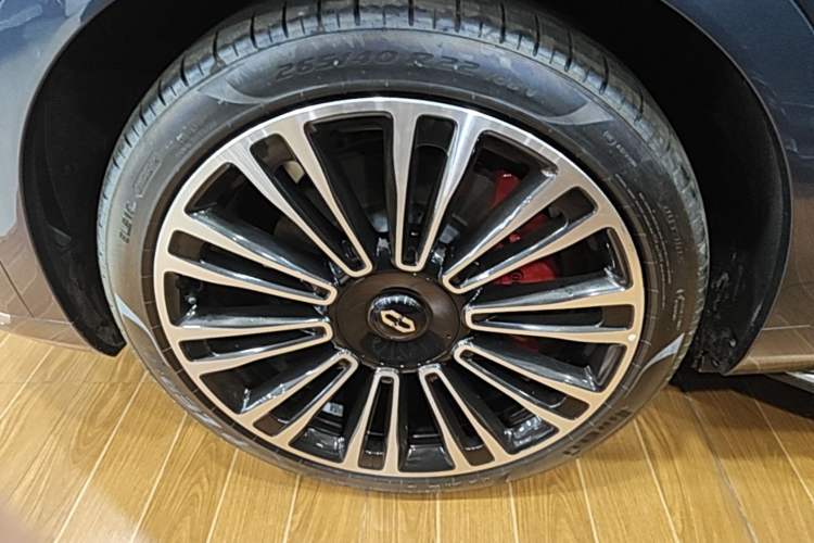 Used Hima AITO M9 2024 Range-Extended Ultra Version 42 kWh 6-Seater Model Left Front Wheel Hub
