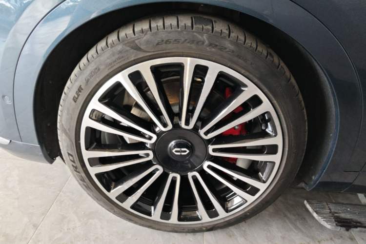 Used Hima AITO M9 2024 Range-Extended Ultra Version 52 kWh 6-Seater Model Left Front Wheel Hub