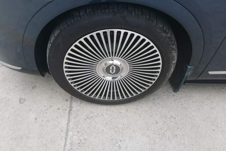 Used Hima AITO M9 2024 Range-Extended Ultra Version 42 kWh 6-Seater Model Left Front Wheel Hub