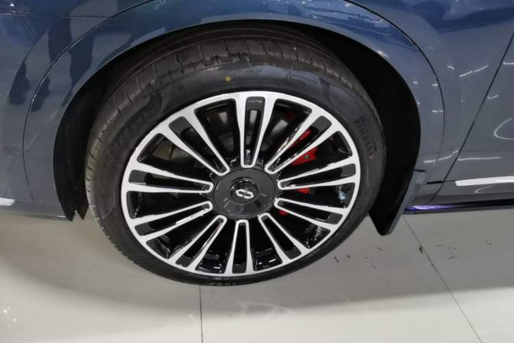 Used Hima AITO M9 2024 Range-Extended Ultra Version 42 kWh 6-Seater Model Left Front Wheel Hub