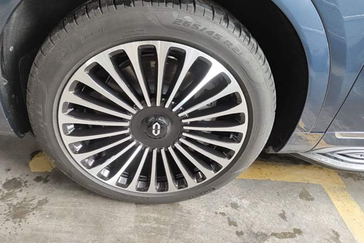 Used Hima AITO M9 2024 Range-Extended Ultra Version 42 kWh 6-Seater Model Left Front Wheel Hub