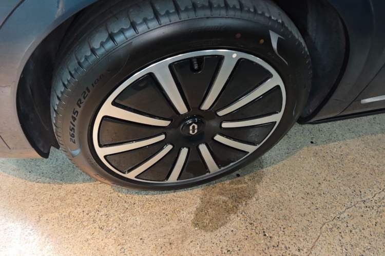 Used Hima AITO M9 2024 Range-Extended Max Edition 52 kWh 5-Seater Version Left Front Wheel Hub