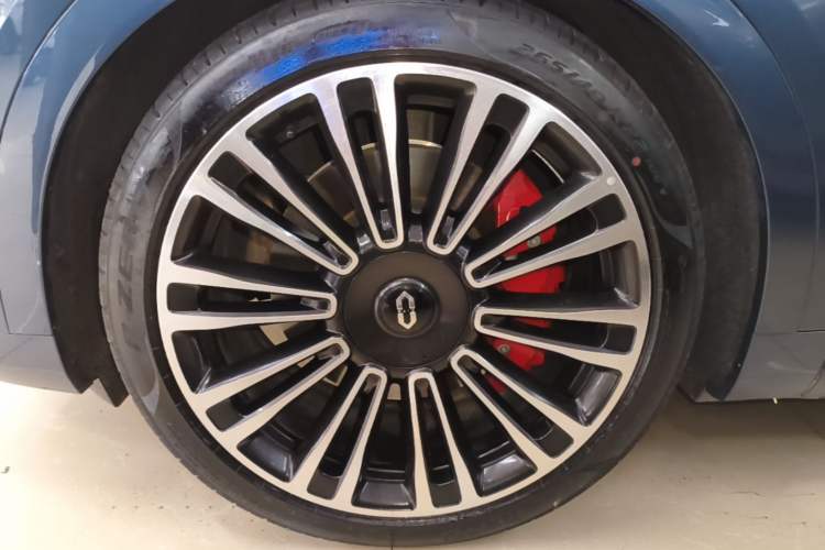 Used Hima AITO M9 2024 Range-Extended Ultra Version 42 kWh 6-Seater Model Left Front Wheel Hub