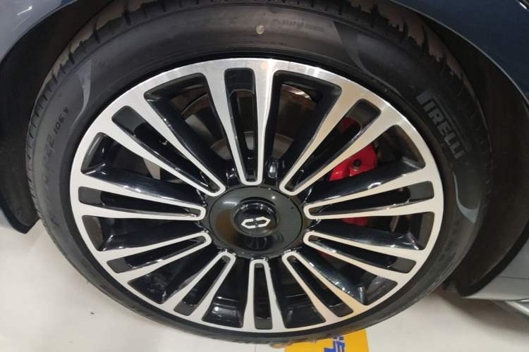 Used Hima AITO M9 2024 Range-Extended Ultra Version 42 kWh 6-Seater Model Left Front Wheel Hub