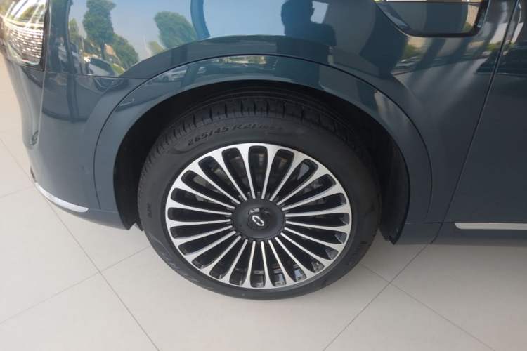 Used Hima AITO M9 2024 Range-Extended Ultra Version 42 kWh 6-Seater Model Left Front Wheel Hub