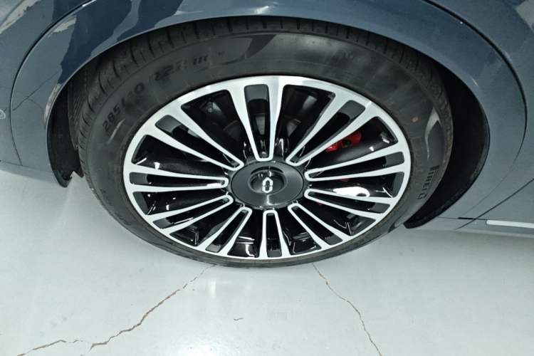 Used Hima AITO M9 2024 Range-Extended Ultra Version 42 kWh 6-Seater Model Left Front Wheel Hub