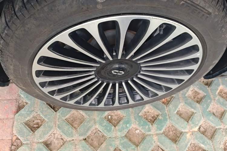 Used Hima AITO M9 2024 Range-Extended Ultra Version 52 kWh 5-Seater Model Left Front Wheel Hub