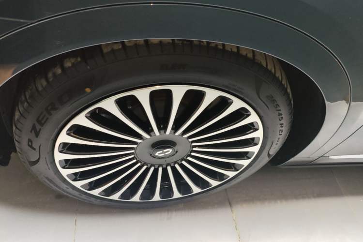 Used Hima AITO M9 2024 Range-Extended Ultra Version 42 kWh 6-Seater Model Left Front Wheel Hub